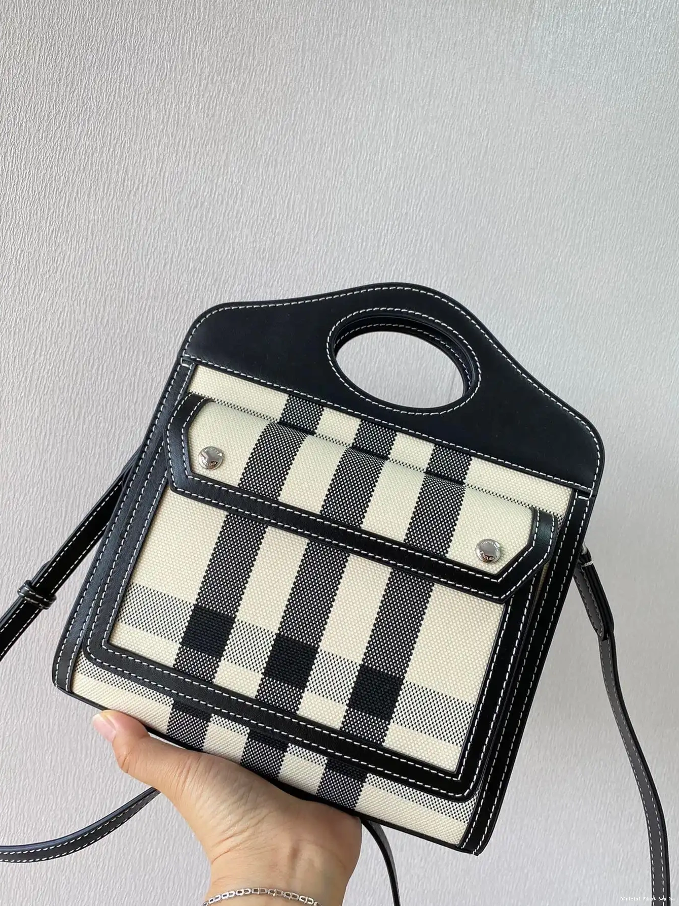 Official FirstBag Ru Pocket Bag BURBERRY 0604